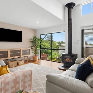 https://seaside-haven.hotelssunshinecoast.net