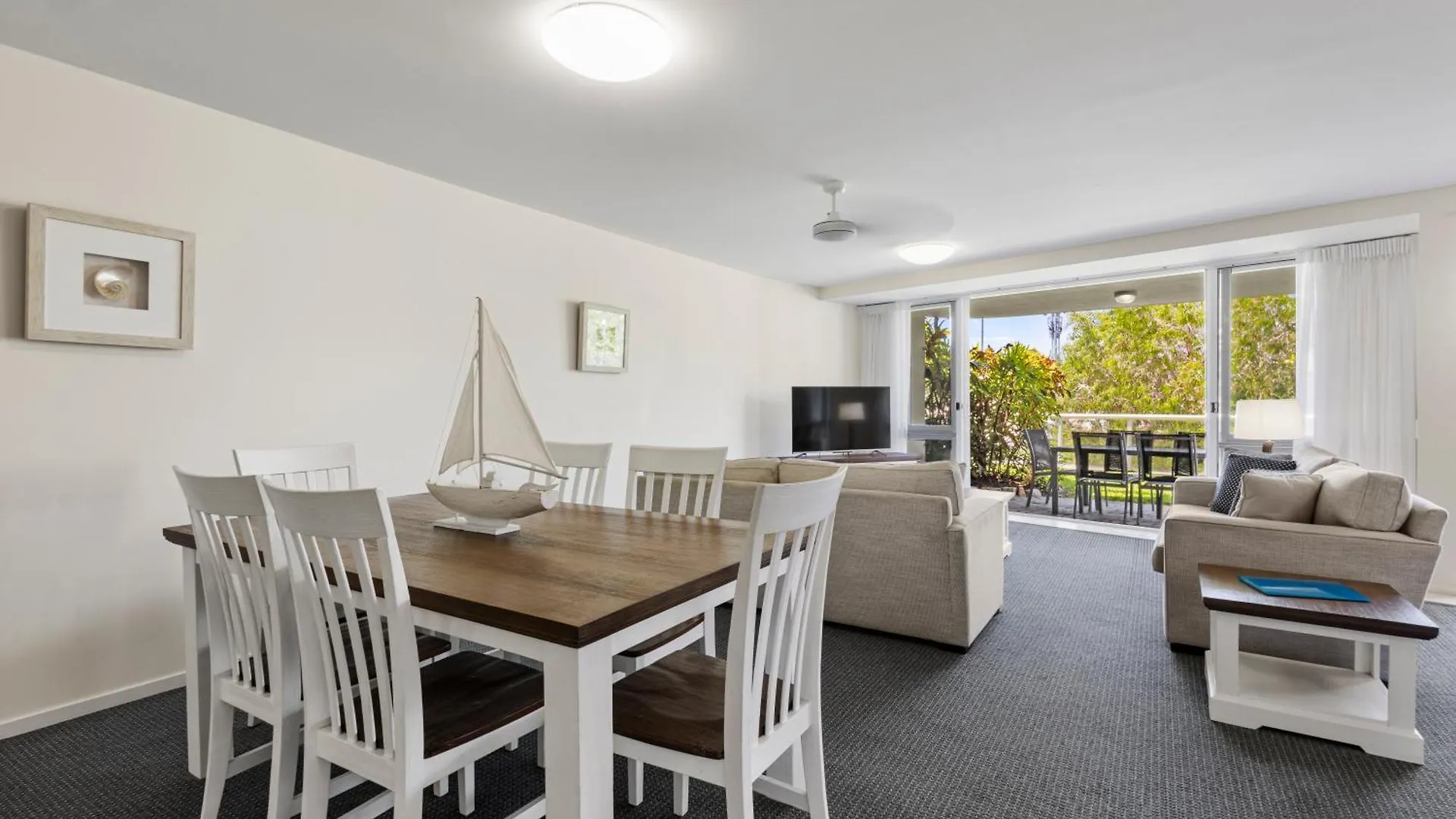 ****  Sunshine Vista Aparthotel Sunshine Beach Australia